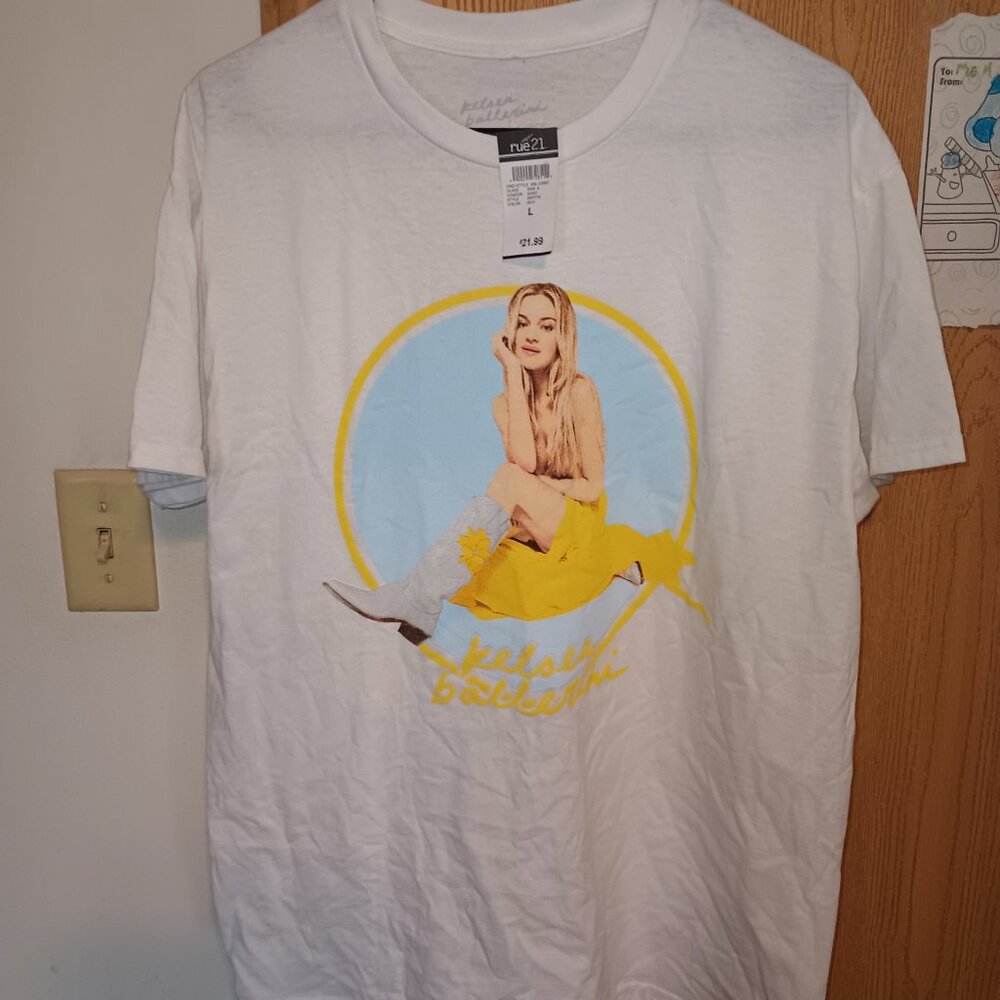 NEW Kelsea Ballerini Yellow Ring Portrait Graphic T- Shirt Large